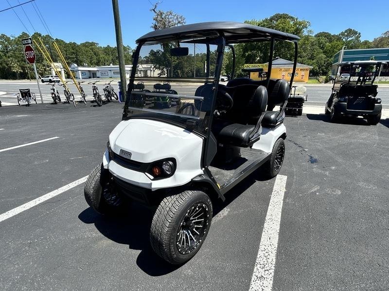 2022-E-Z-GO-Liberty-ELiTE-Lithium-Bright-White-1.jpg 2025 E-Z-GO Liberty ELiTE Lithium PTV